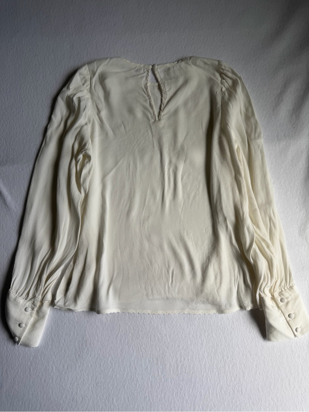 Wilfred Aritzia Ivory Crepe Blouse Puff Sleeve Button Cuff Top S View 3